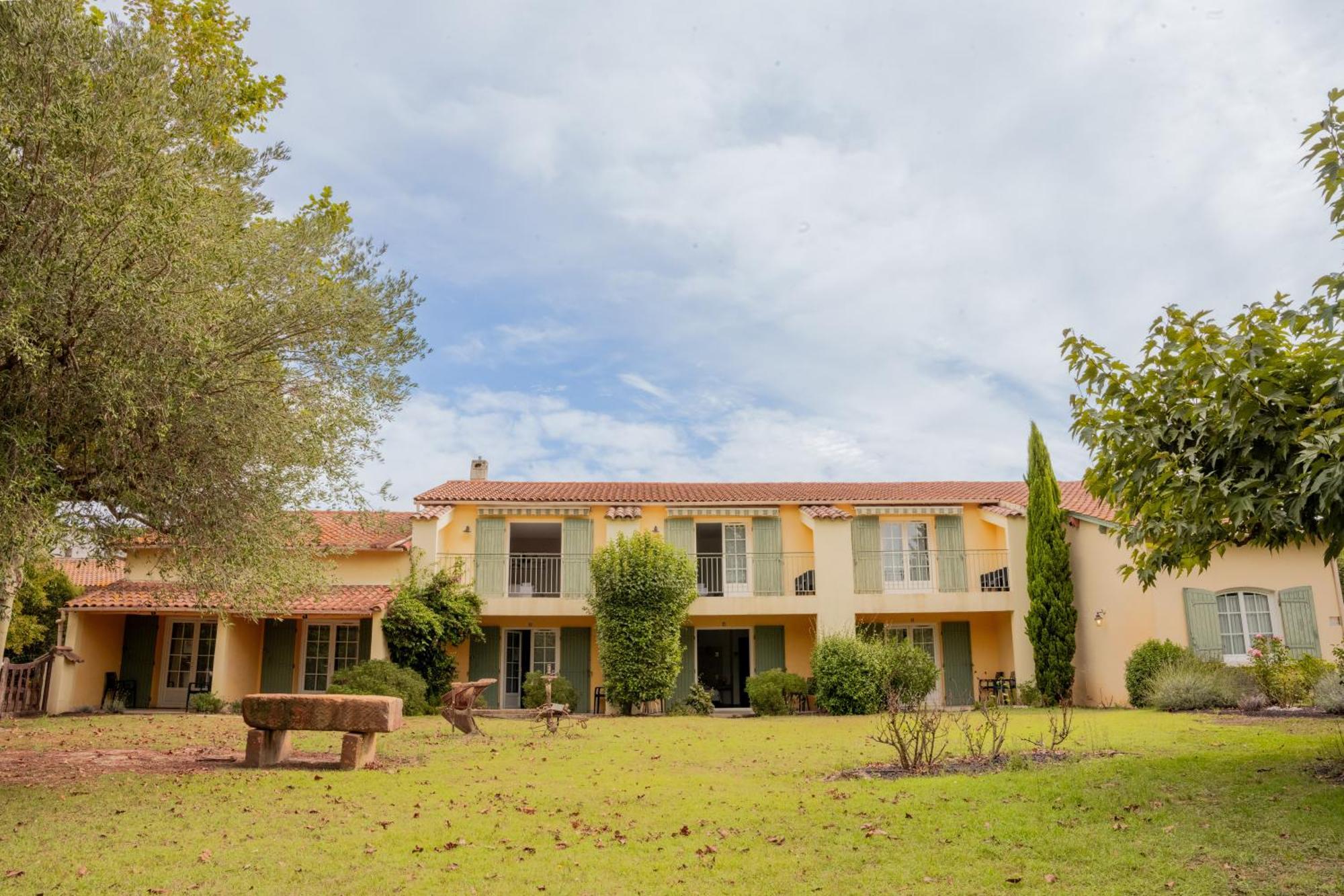 Logis Hotel Des Granges Arles Esterno foto