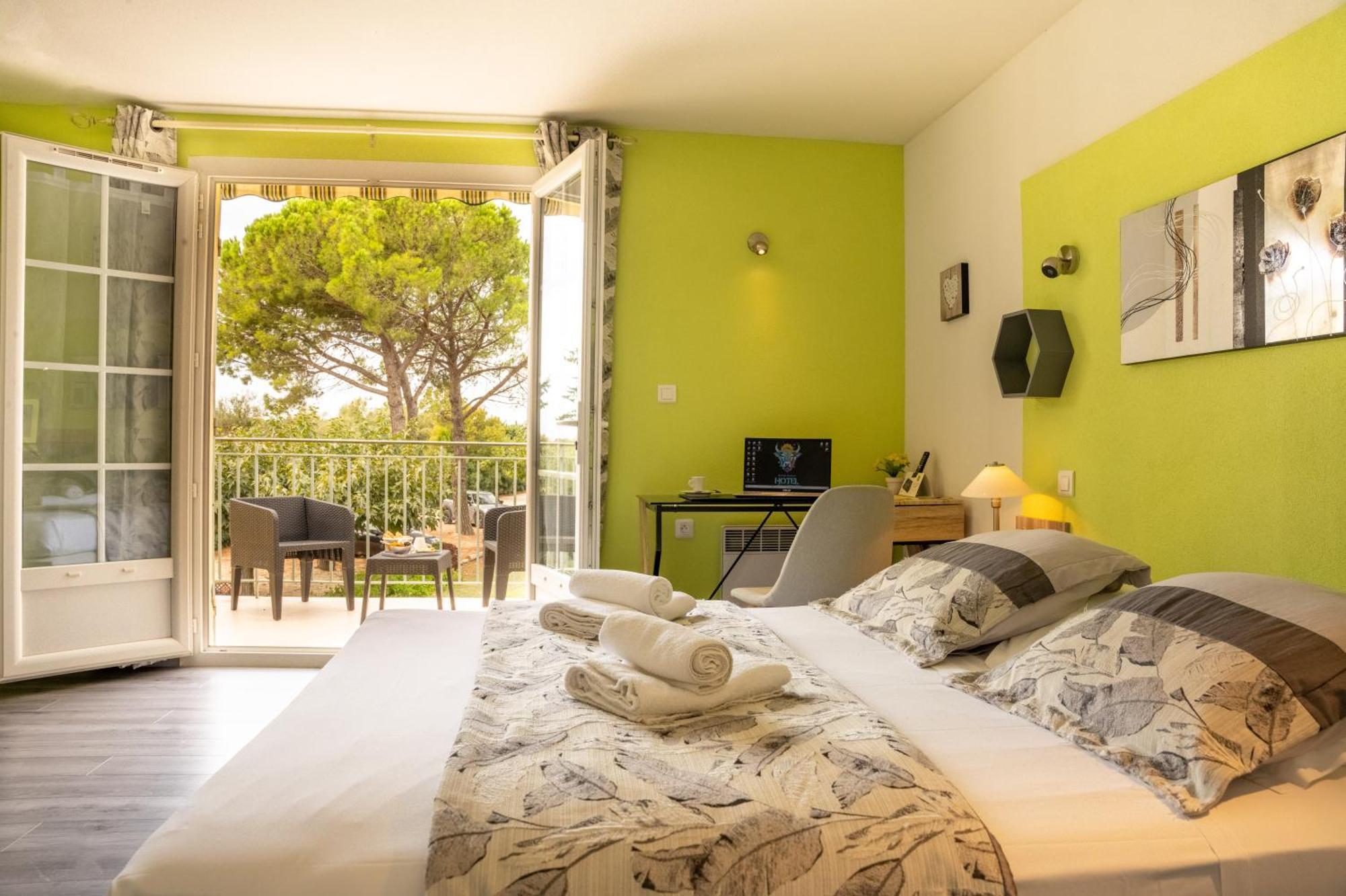 Logis Hotel Des Granges Arles Esterno foto