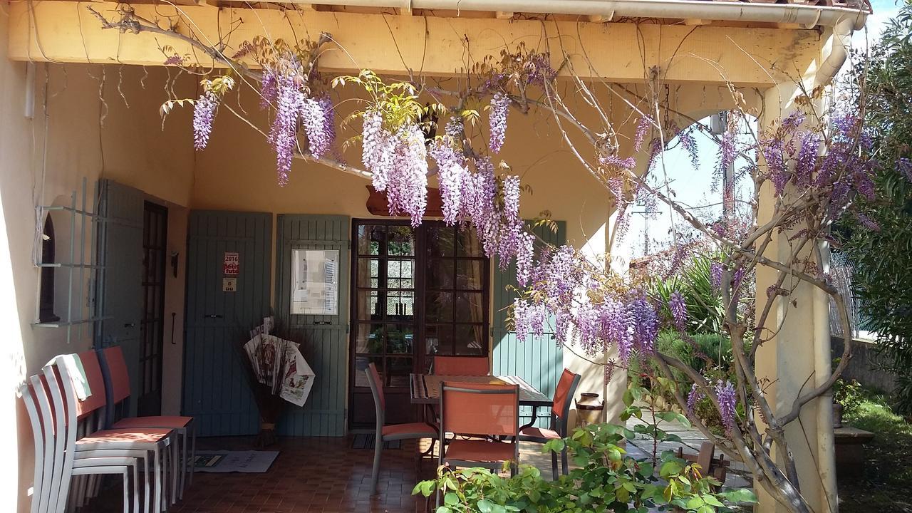 Logis Hotel Des Granges Arles Esterno foto