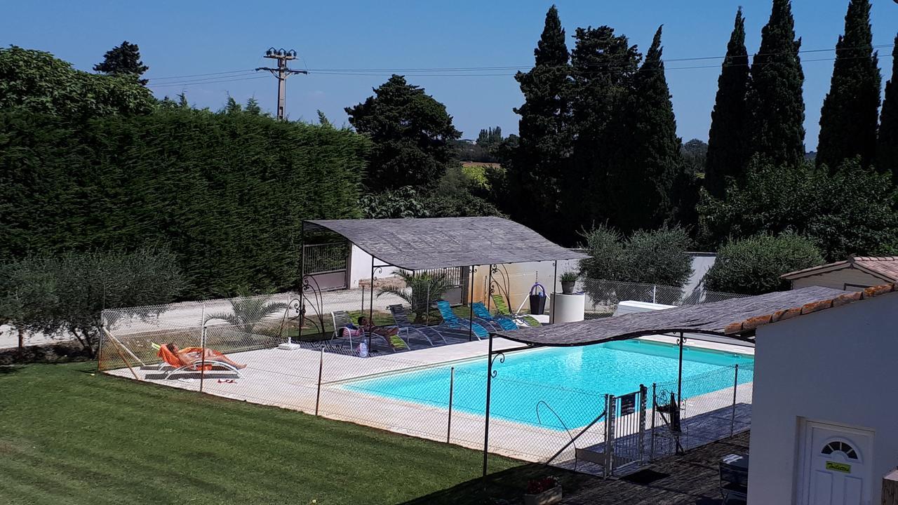 Logis Hotel Des Granges Arles Esterno foto