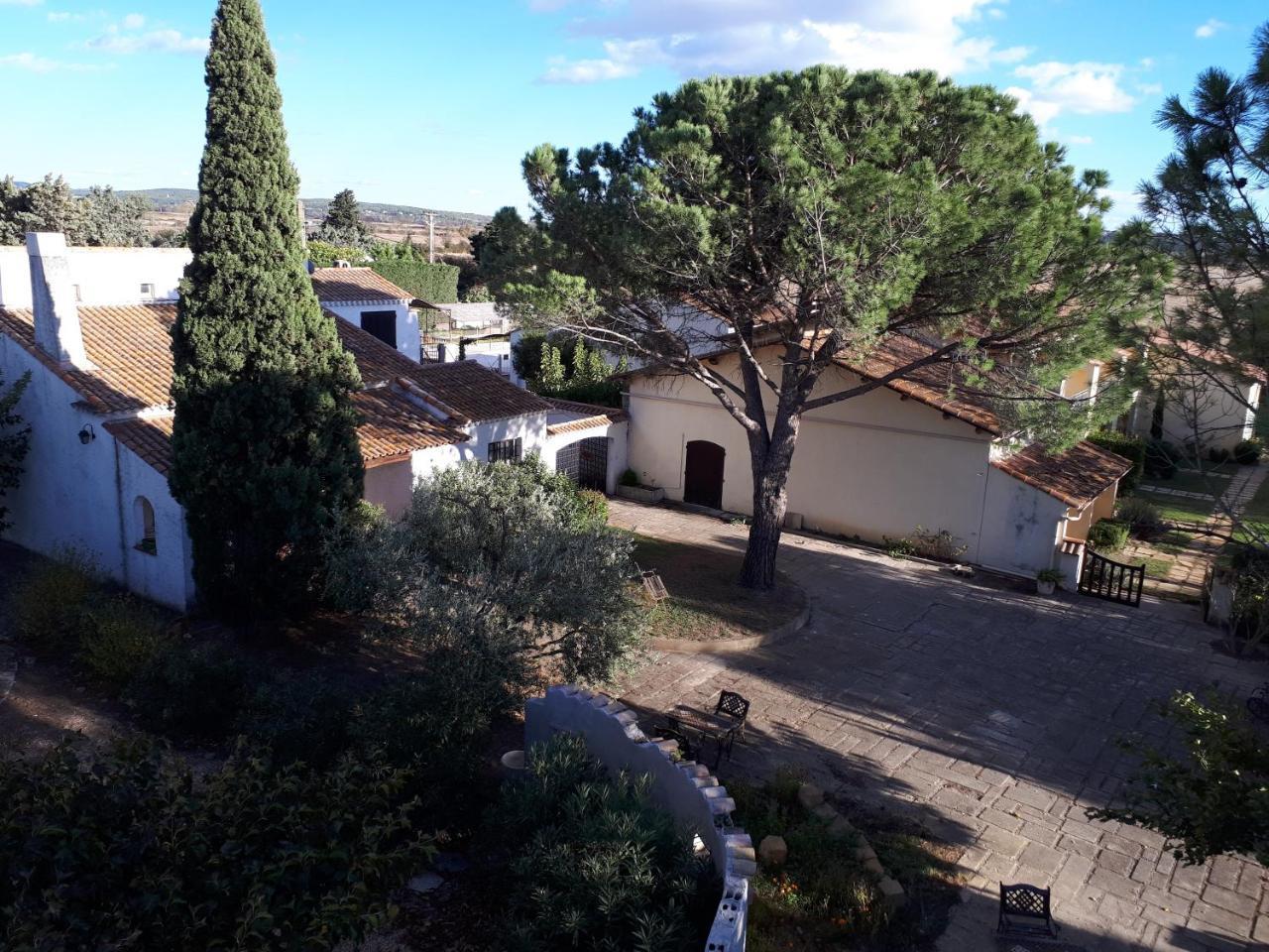Logis Hotel Des Granges Arles Esterno foto