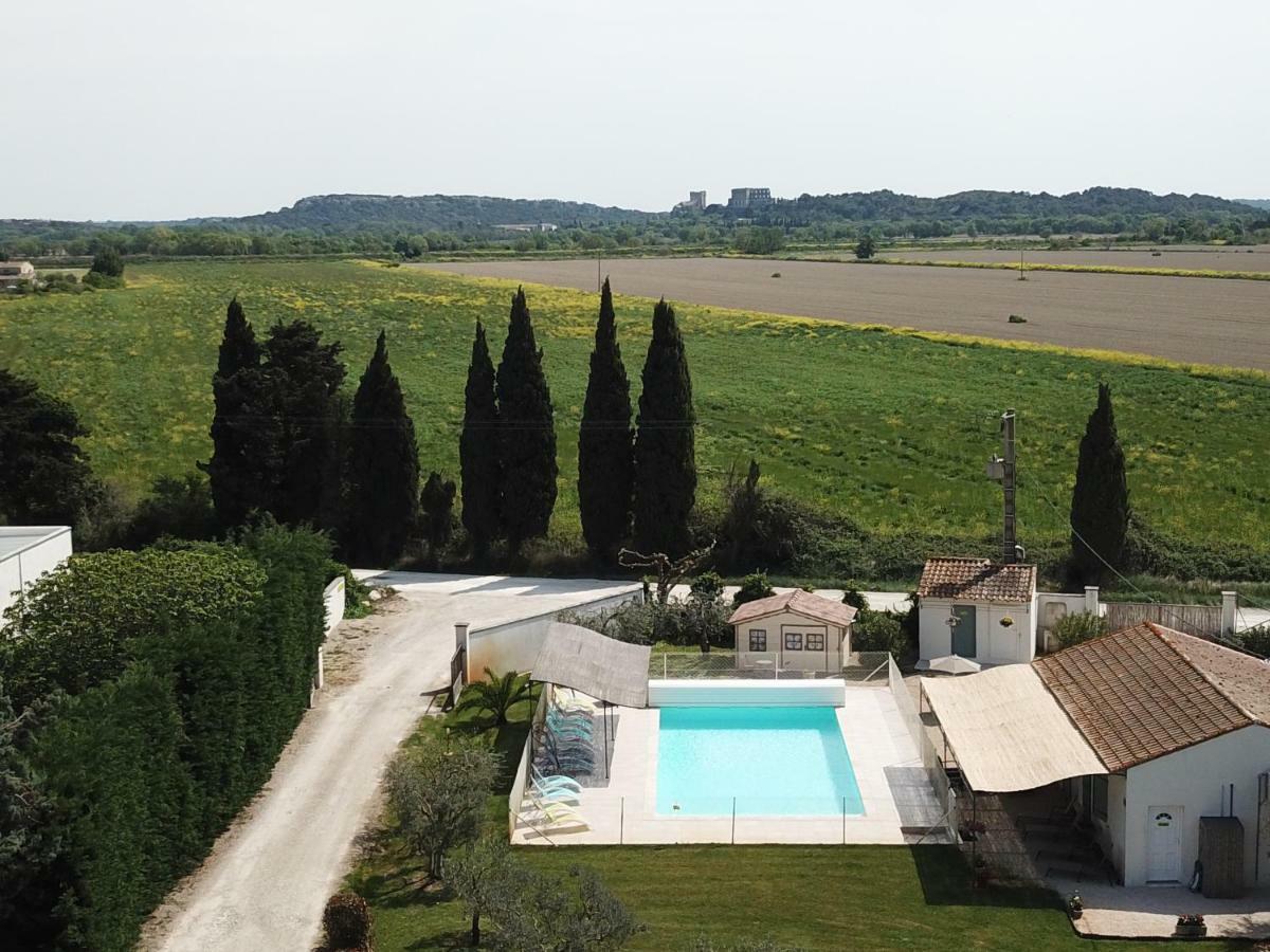 Logis Hotel Des Granges Arles Esterno foto