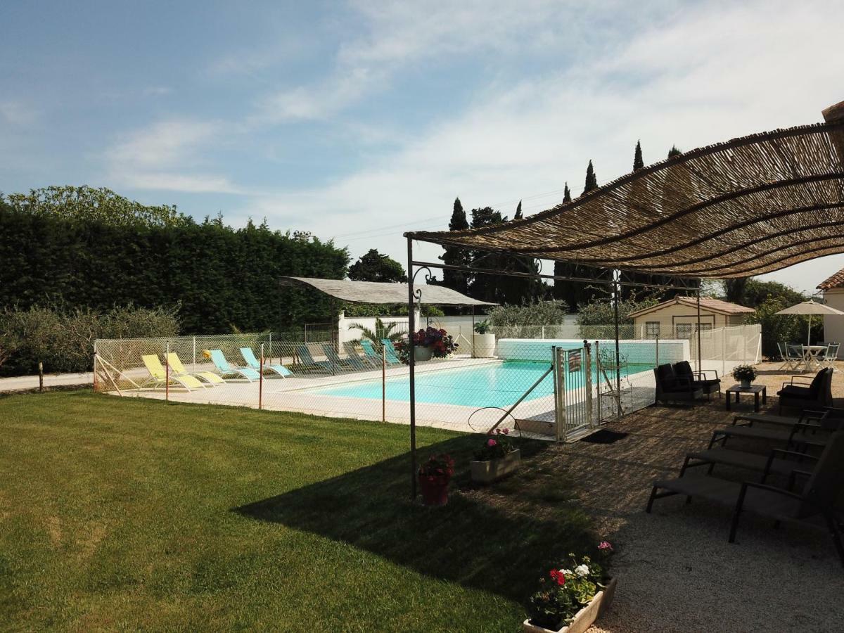 Logis Hotel Des Granges Arles Esterno foto