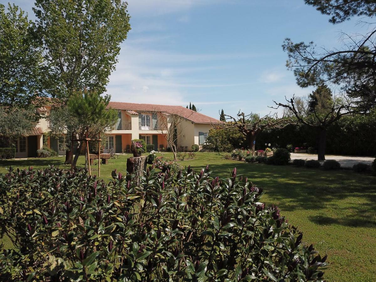 Logis Hotel Des Granges Arles Esterno foto